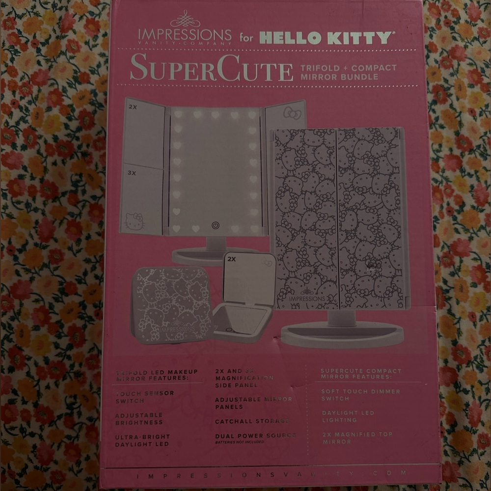 Hello Kitty Trifold Mirror Bundle
